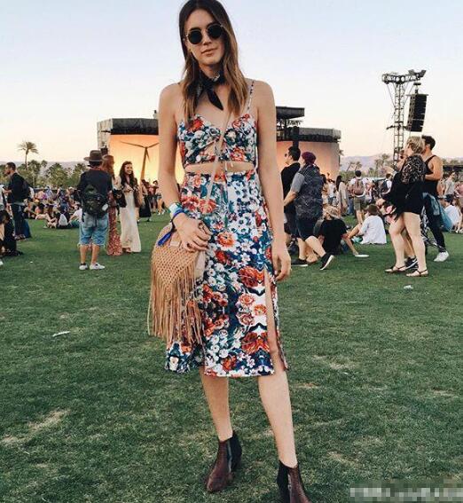 小碎花吊带背心