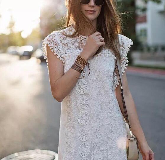 蕾丝收腰连衣裙