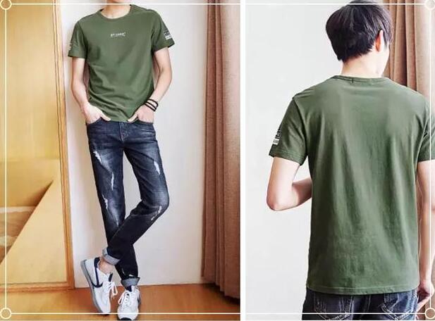 牛仔裤 绿色T恤