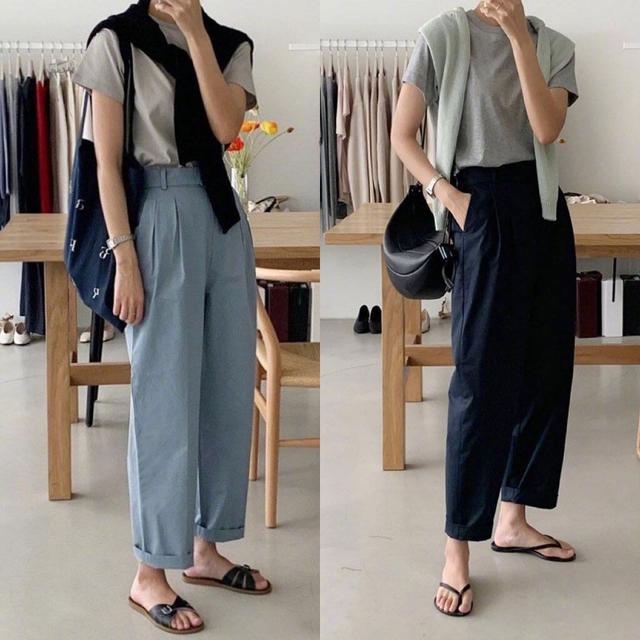 灰色简约T恤 黑色萝卜裤