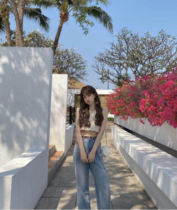 高腰阔腿牛仔裤