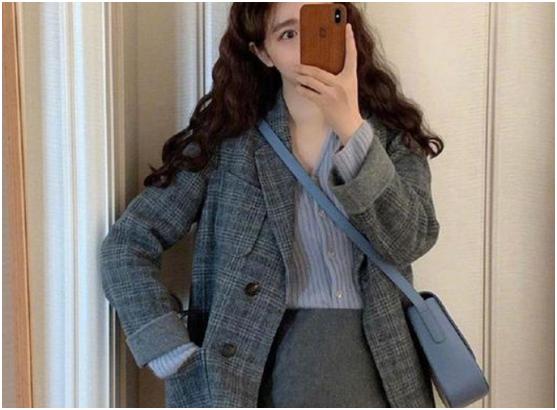 灰色格纹毛呢外套 格纹毛衣