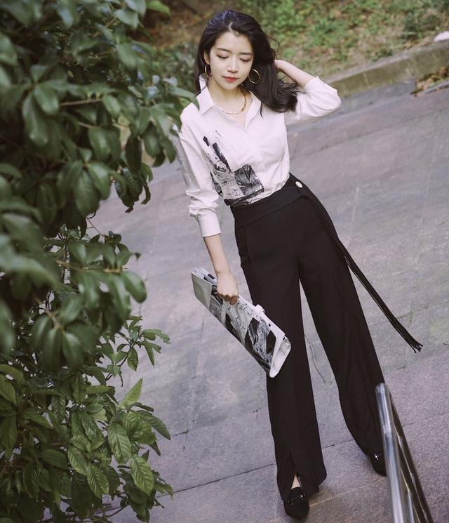 白色衬衣 黑色阔腿裤