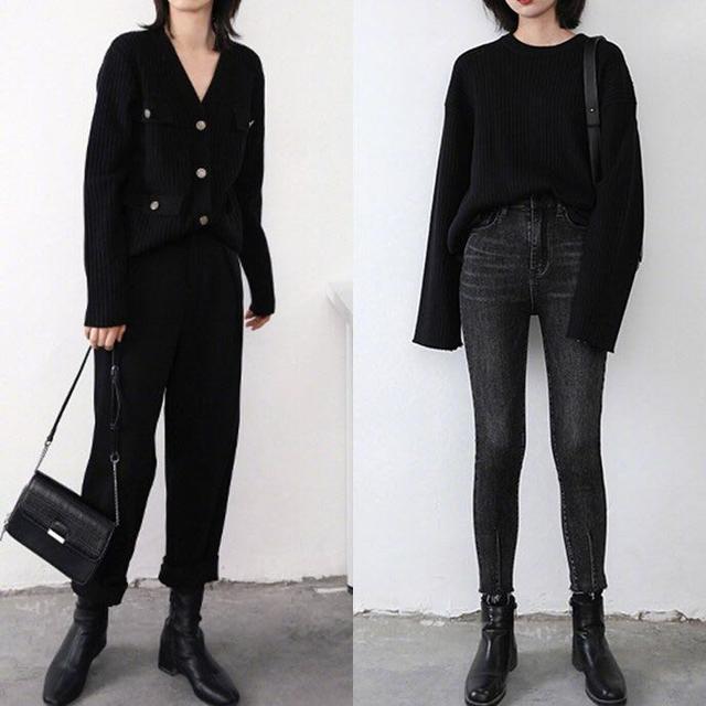 黑色针织毛衣 黑色修身牛仔裤 中筒皮靴