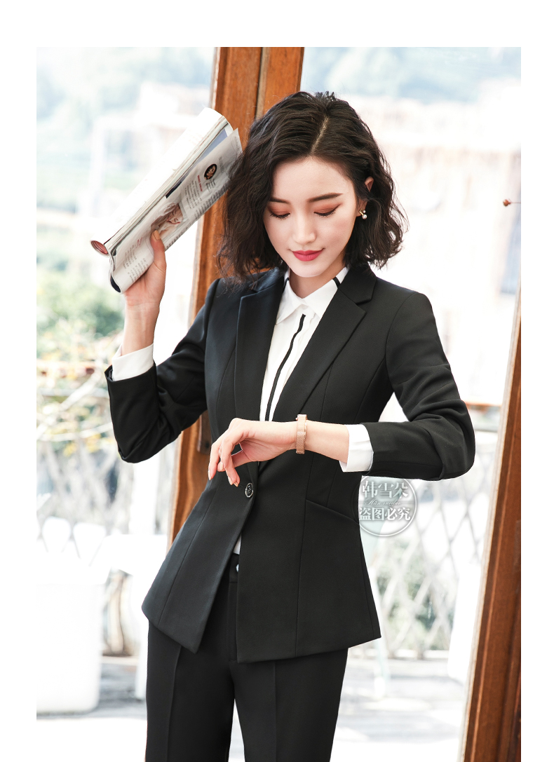 黑色修身西装