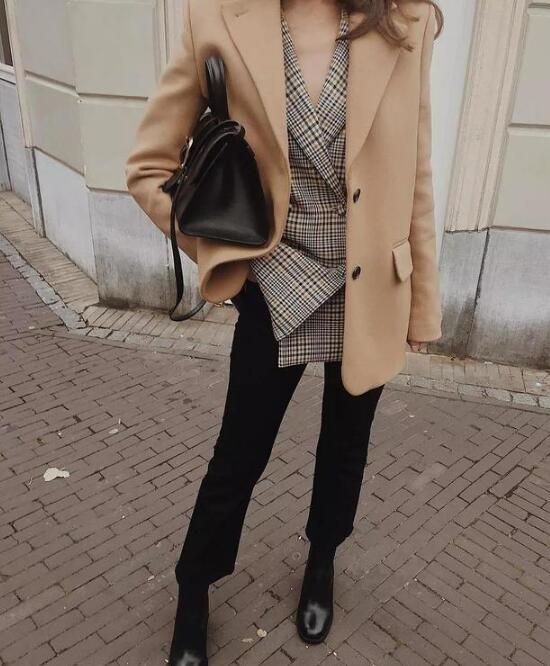 驼色大衣 格纹小西装