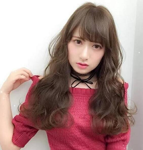 刘海+长卷发的发型