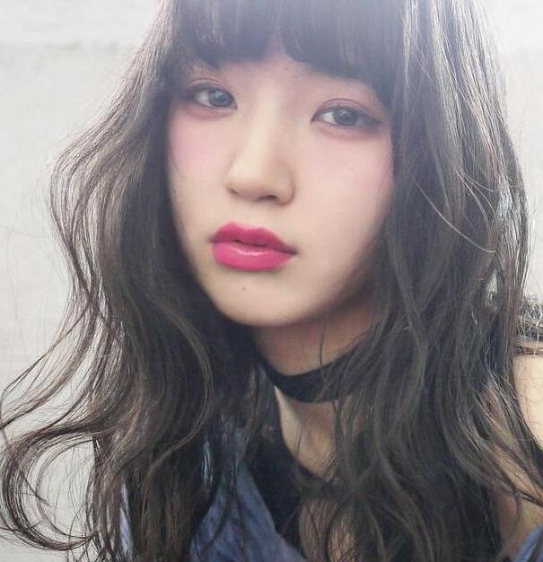 自然柔软的大弯发型