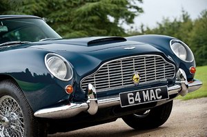 Aston Martin DB5拍出344,400欧元
