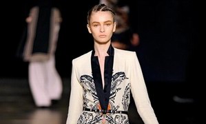 etro是什么牌子? ETRO 2013年小羊皮Day & Night信封包