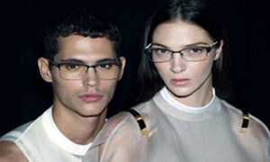 Givenchy（纪梵希）释出2013春夏系列眼镜广告大片