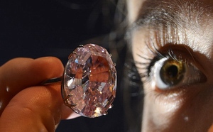 苏富比粉色钻石拍出8300万美元纪录价