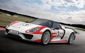 Porsche（保时捷）918 Spyder 混动超跑完成最终调试