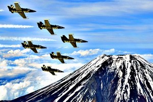 Breitling 百年灵喷气机特技飞行队开启日本之旅