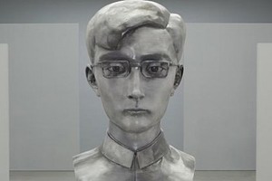 张晓刚铜雕作品纽约佩斯画廊首展售罄