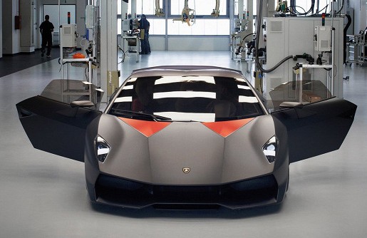 Lamborghini兰博基尼盖拉多后继车或将于圣诞节前公布 
