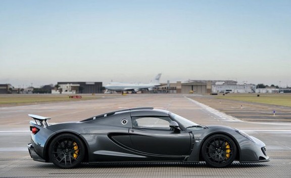 Hennessey Venom GT 打破0-300KM/H加速纪录