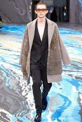 风尚网巴黎男装周 Louis Vuitton（路易威登）2014秋冬系列男装发布