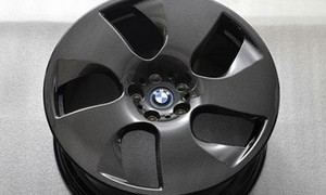 BMW宝马致力于碳纤维轮圈 将越来越“轻”