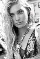 超模Elsa Hosk 演绎英雄主义梦想大片