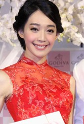 王阳明、王心恬携手演绎GODIVA歌帝梵婚礼系列