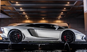 Lamborghini Aventador 特仕版庆祝成龙60大寿