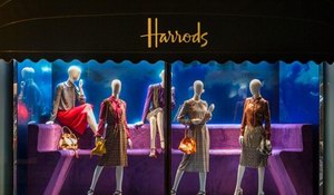 普拉达Prada 系列活动登陆伦敦Harrods百货