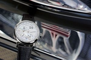 A. Lange & Söhne朗格为前卫汽车精湛打造Lange 1 Time Zone