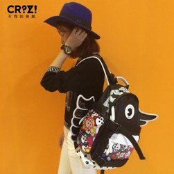CRZ 与创意潮牌 JTYS&TYC 首次联名推出限量包袋系列