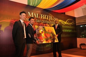 毛里求斯国庆日上海庆祝活动上海外滩游艇会开幕
