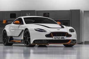 英国跑车品牌Aston Martin（阿斯顿·马丁）首辆Vantage GT12英国交车