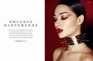 模特Bruna Tenorio为《Harper’s Bazaar》拍摄时尚烟熏美妆大片