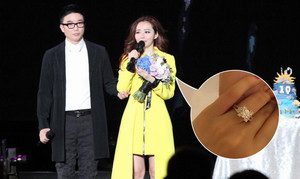 张靓颖演唱会冯柯求婚成功，I Do Tower印证“我愿意”