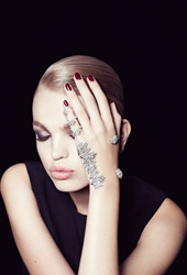 Daphne Groeneveld为美国奢侈品百货Bergdorf Goodman拍摄珠宝时尚大片