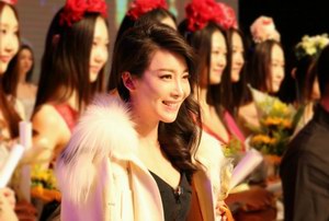 张棪琰出席2015星美新面孔国际模特大赛颁奖盛典