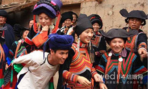 彝族抢亲 古老的传统迷人的色彩