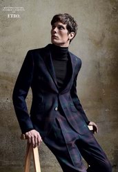 Felix Gesnouin身着Bottega Veneta、Gucci、Salvatore Ferragamo 与 Canali 出镜，带来最新秋冬男装穿搭风尚