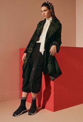 Fendi（芬迪）释出2017早秋系列时尚型录