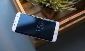 iPhone正在焦头烂额 三星Galaxy S7 edge扛起高端旗舰大旗