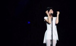 王菲演唱会门票贵出新高度，王菲也美出新高度