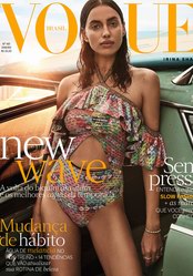 超模Irina Shayk 登《Vogue》演绎夏日冲浪风尚大片