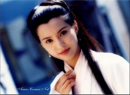 时隔22年李若彤再演“小龙女”，依旧貌若天仙，仙气十足