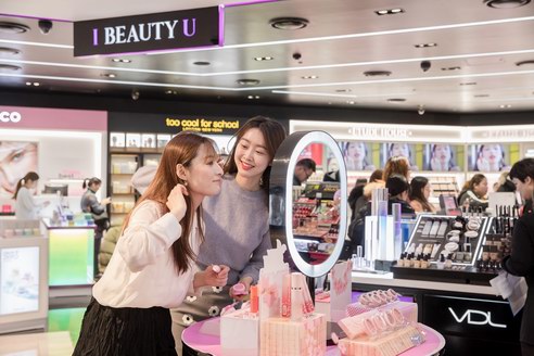 中国网红也种草的，体验型韩妆区域‘I Beauty U’进驻新罗爱宝客免税店