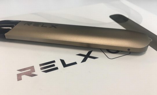 以“柔”制胜，RELX 悦刻新品阿尔法RELX α成为潮人手中新玩物