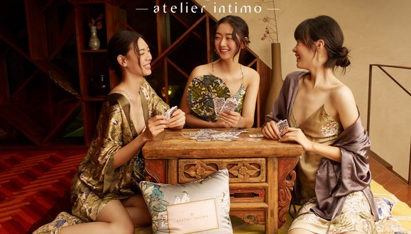 青色atelier intimo，一衣一带尽显优雅