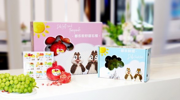 都乐与上海迪士尼度假区联合推出定制款蓝莓礼盒， 进博会上大放异彩