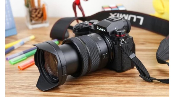 松下LUMIX S5挂机头？当然是LUMIX S 20-60mm