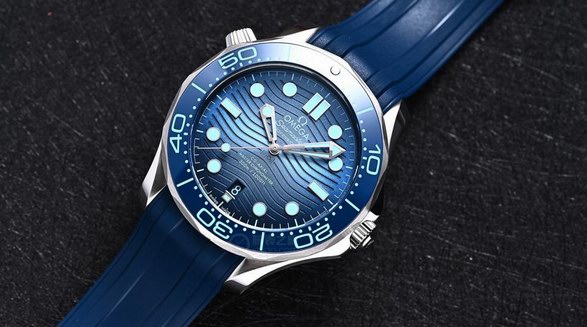 爆款实拍 欧米茄海马系列300米潜水表Summer Blue簇新上市