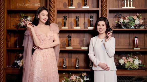 宙斯3代美容仪主题派对：宙燃芯动 遇鉴我的逆龄肌密