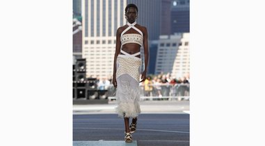 Off-White&trade; 发布2025春夏系列&ldquo;DUTY FREE&rdquo;